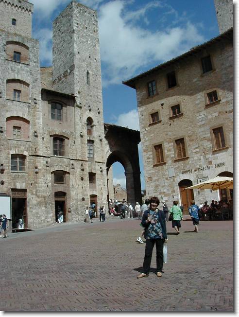 Clicca per scorrere le foto originali ingrandite