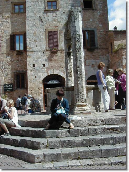 Clicca per scorrere le foto originali ingrandite