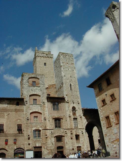 Clicca per scorrere le foto originali ingrandite