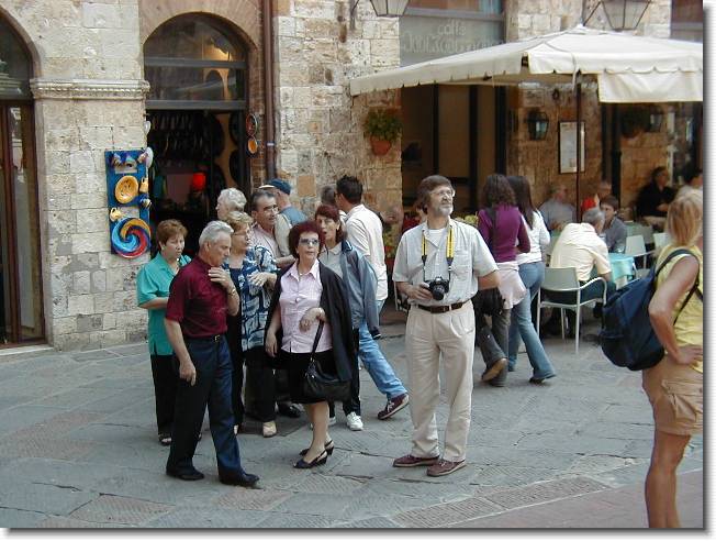 Clicca per scorrere le foto originali ingrandite