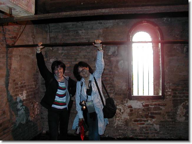 Clicca per scorrere le foto originali ingrandite