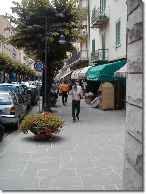 Clicca per scorrere le foto originali ingrandite