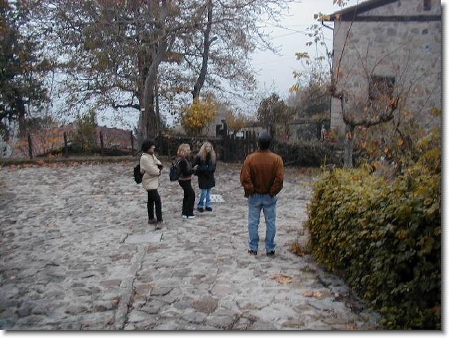Clicca per scorrere le foto originali ingrandite