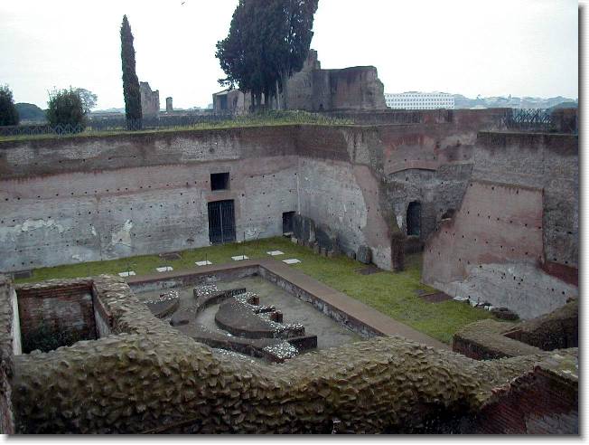 Clicca per scorrere le foto originali ingrandite