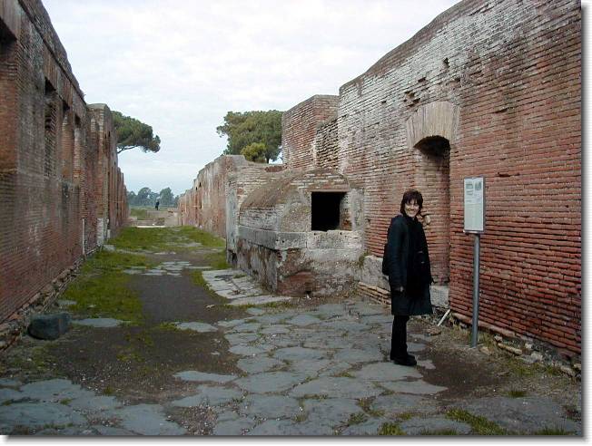 Clicca per scorrere le foto originali ingrandite