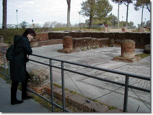 Clicca per scorrere le foto originali ingrandite