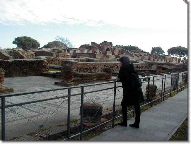 Clicca per scorrere le foto originali ingrandite