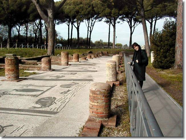 Clicca per scorrere le foto originali ingrandite