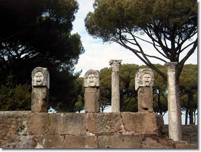 Clicca per scorrere le foto originali ingrandite