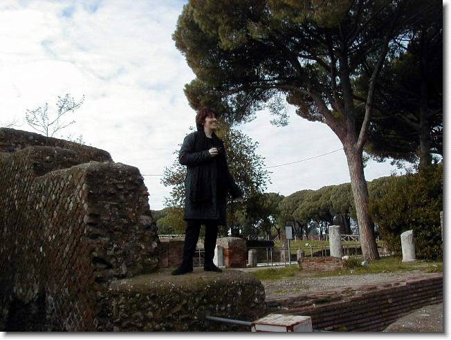 Clicca per scorrere le foto originali ingrandite