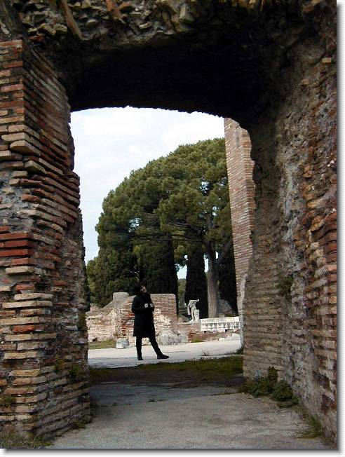 Clicca per scorrere le foto originali ingrandite