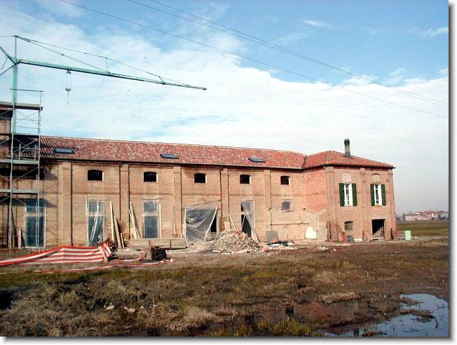 Clicca per scorrere le foto originali ingrandite