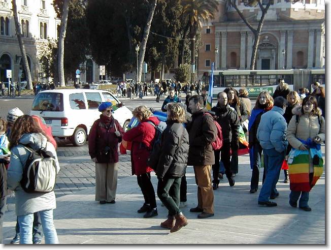 Clicca per scorrere le foto originali ingrandite