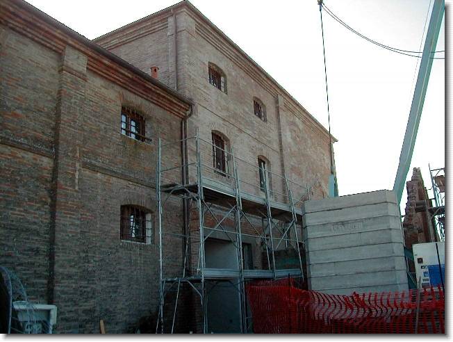 Clicca per scorrere le foto originali ingrandite