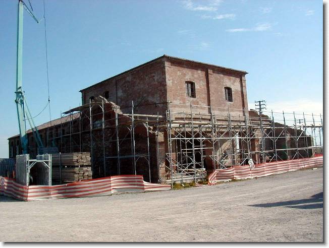 Clicca per scorrere le foto originali ingrandite