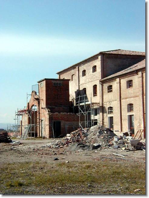 Clicca per scorrere le foto originali ingrandite