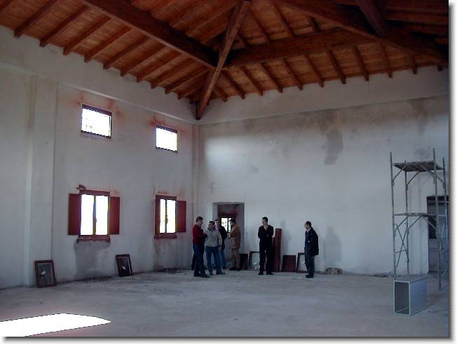 Clicca per scorrere le foto originali ingrandite