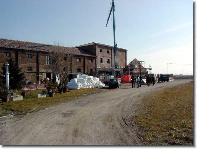 Clicca per scorrere le foto originali ingrandite