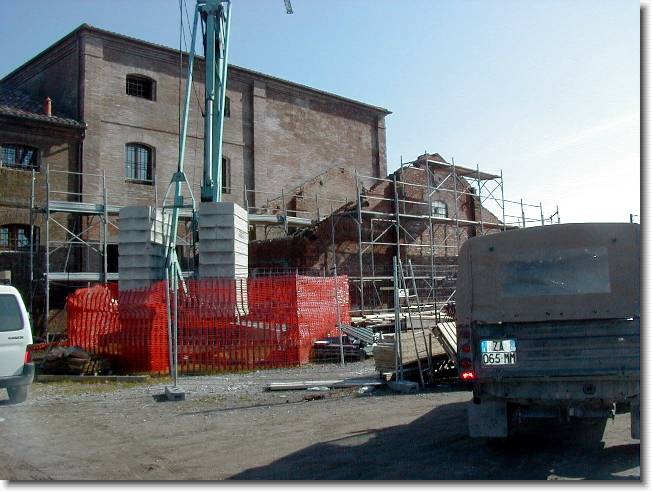 Clicca per scorrere le foto originali ingrandite