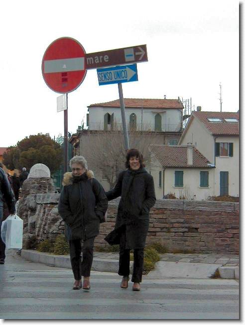 Clicca per scorrere le foto originali ingrandite