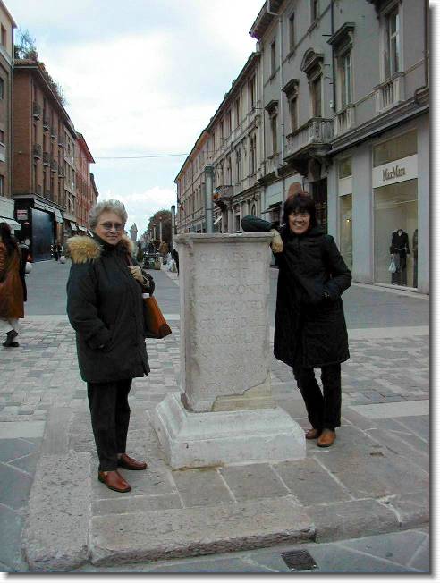 Clicca per scorrere le foto originali ingrandite