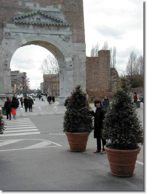 Clicca per scorrere le foto originali ingrandite