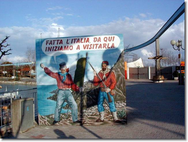 Clicca per scorrere le foto originali ingrandite