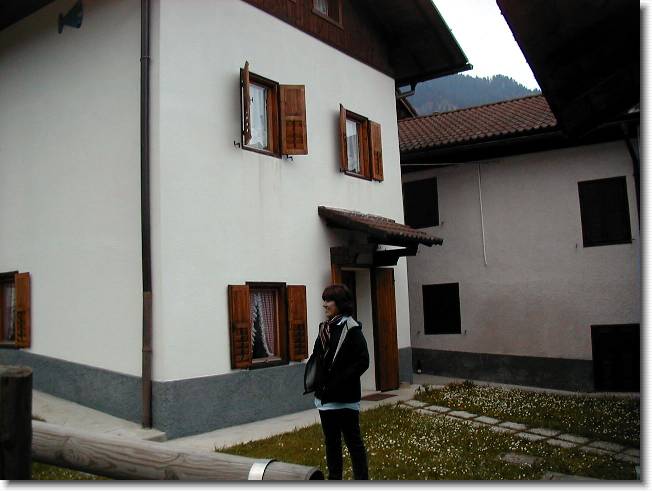 Clicca per scorrere le foto originali ingrandite