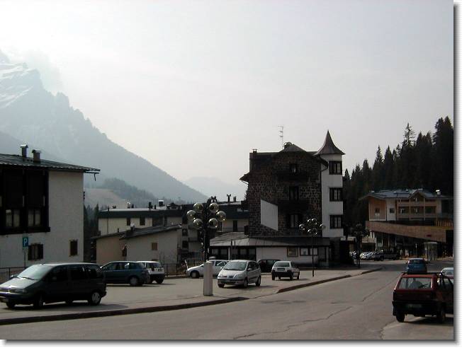 Clicca per scorrere le foto originali ingrandite