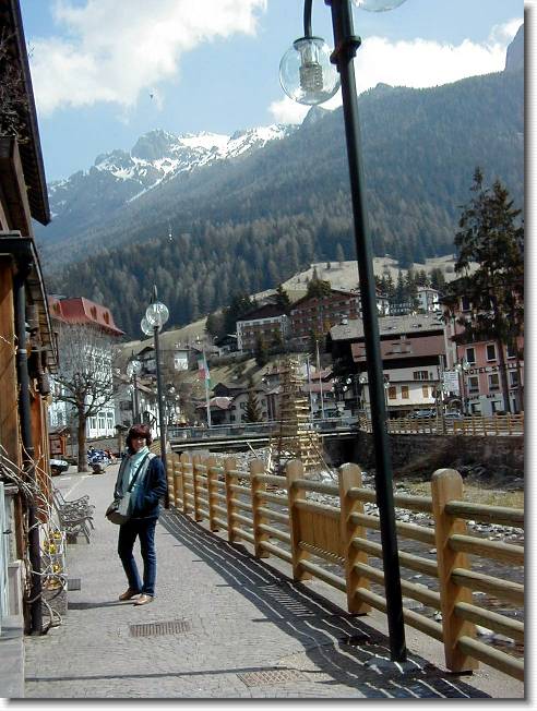 Clicca per scorrere le foto originali ingrandite