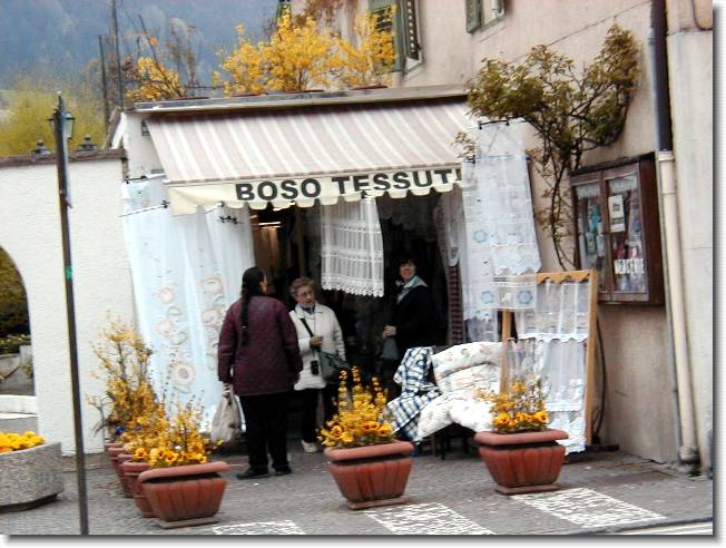 Clicca per scorrere le foto originali ingrandite