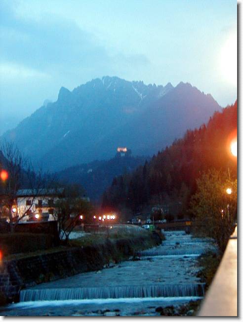 Clicca per scorrere le foto originali ingrandite