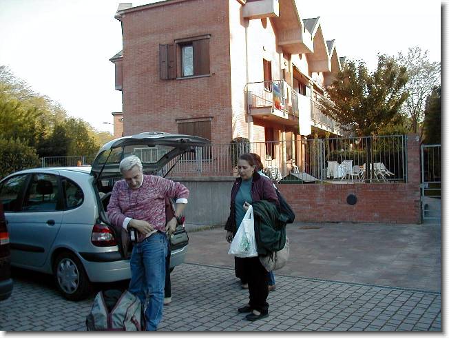 Clicca per scorrere le foto originali ingrandite