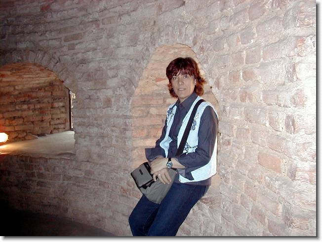 Clicca per scorrere le foto originali ingrandite