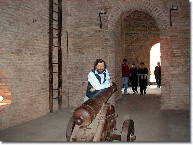 Clicca per scorrere le foto originali ingrandite