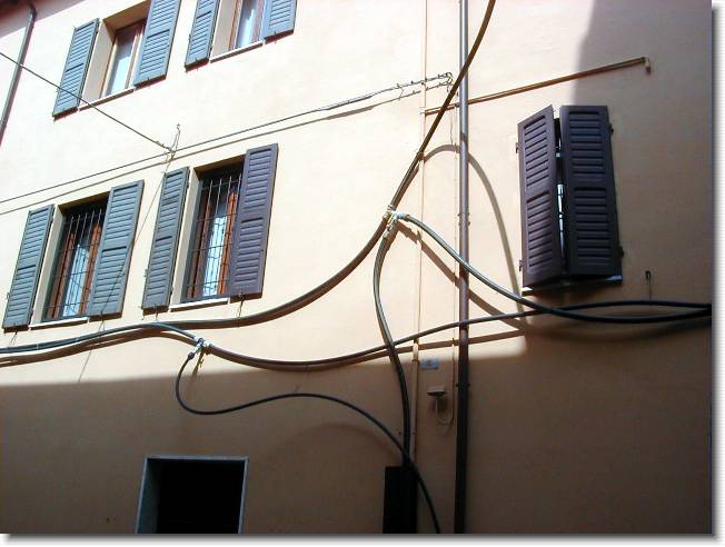 Clicca per scorrere le foto originali ingrandite