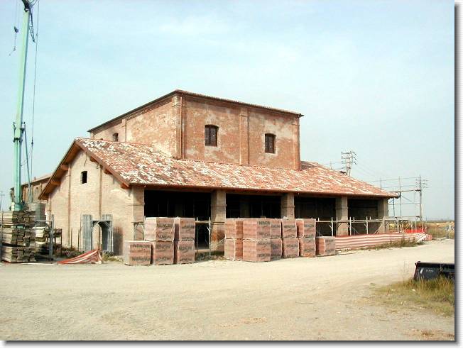Clicca per scorrere le foto originali ingrandite