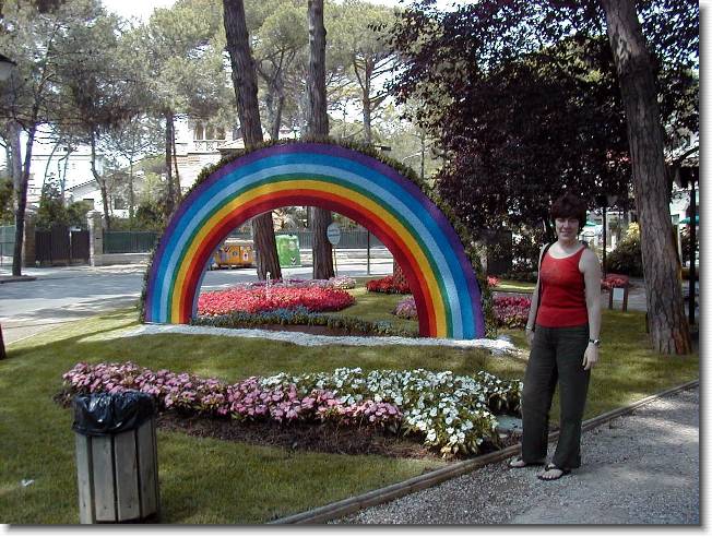 Clicca per scorrere le foto originali ingrandite