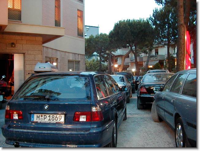 Clicca per scorrere le foto originali ingrandite