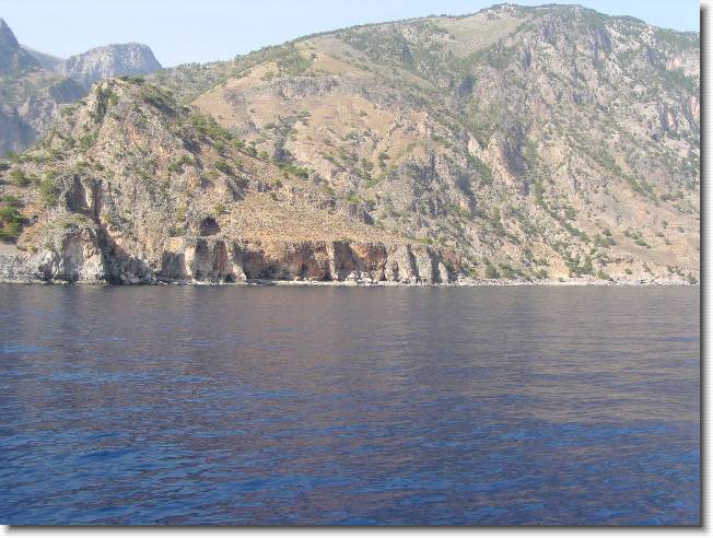 Clicca per scorrere le foto originali ingrandite