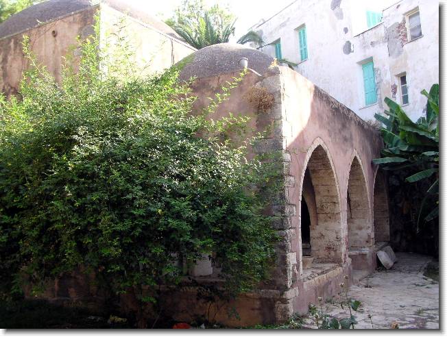 Clicca per scorrere le foto originali ingrandite