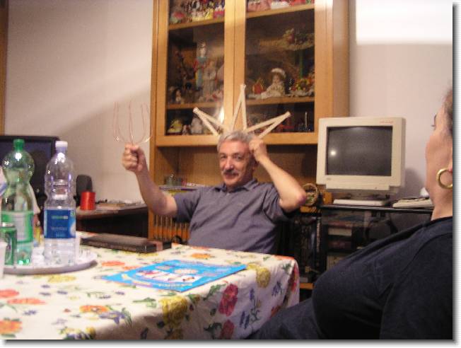 Clicca per scorrere le foto originali ingrandite