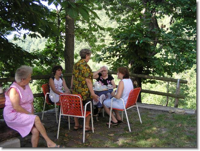 Clicca per scorrere le foto originali ingrandite