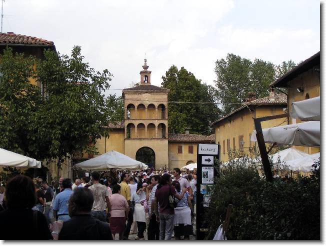 Clicca per scorrere le foto originali ingrandite