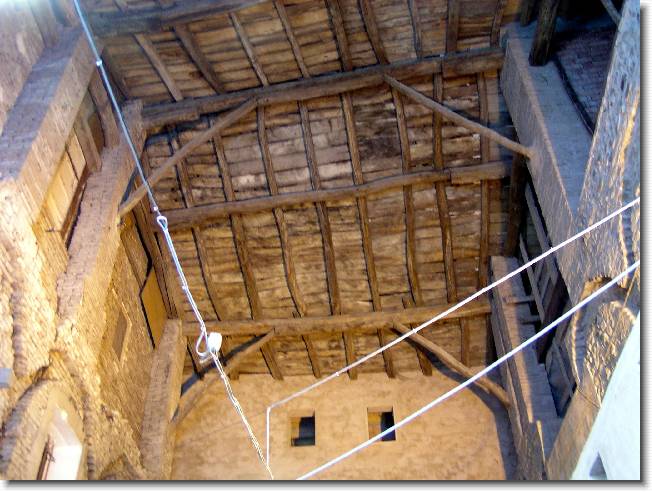 Clicca per scorrere le foto originali ingrandite