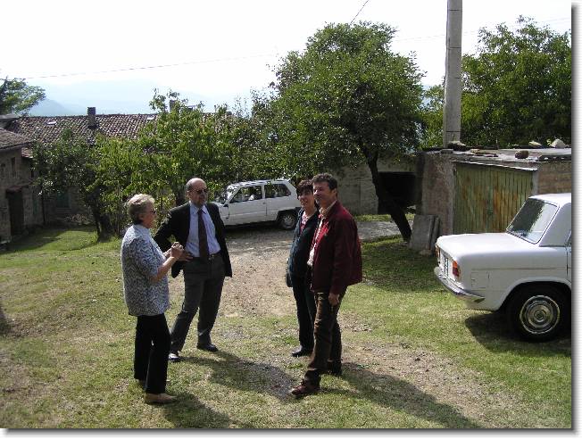 Clicca per scorrere le foto originali ingrandite