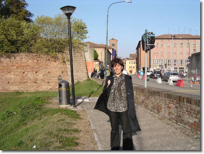 Clicca per scorrere le foto originali ingrandite