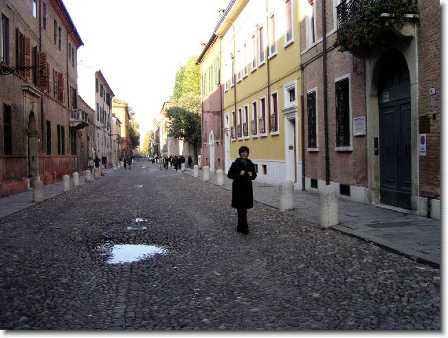 Clicca per scorrere le foto originali ingrandite