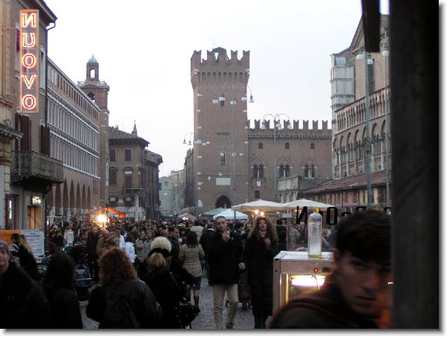 Clicca per scorrere le foto originali ingrandite