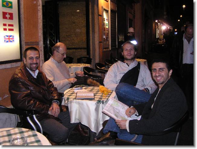 Clicca per scorrere le foto originali ingrandite